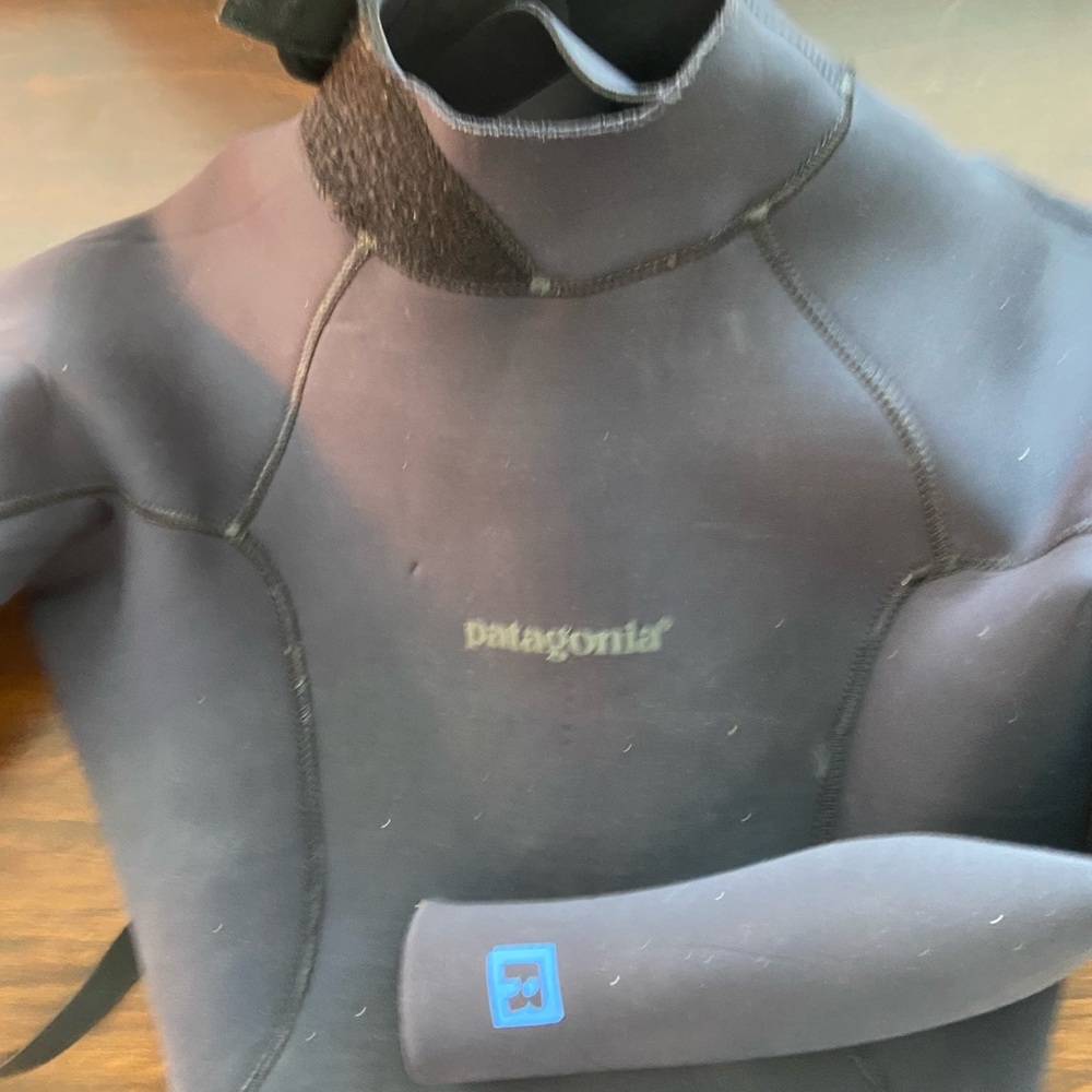 Patagonia women’s 3/2 full wetsuit